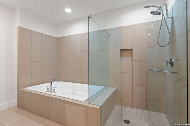 610 E Market St Unit 2708, San Antonio, TX 78205