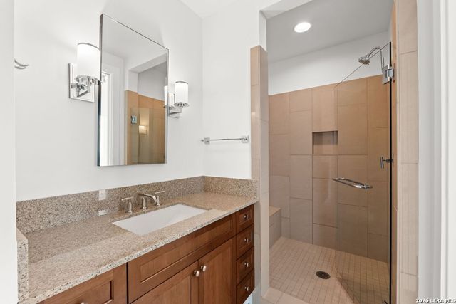 610 E Market St Unit 2708, San Antonio, TX 78205
