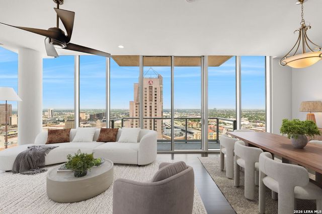 610 E Market St Unit 2708, San Antonio, TX 78205
