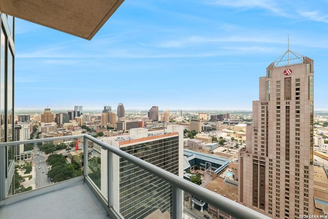 610 E Market St Unit 2708, San Antonio, TX 78205