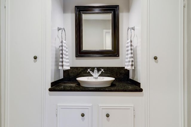 216 W 9th Street, Houston, TX 77007