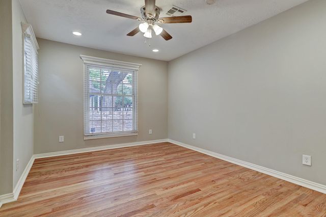 216 W 9th Street, Houston, TX 77007