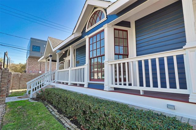 216 W 9th Street, Houston, TX 77007