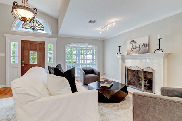 216 W 9th Street, Houston, TX 77007