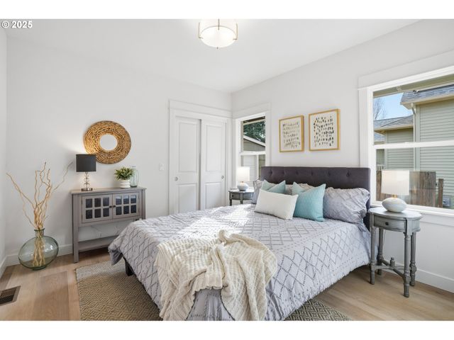 6150 Ne VERA St, Portland, OR 97213