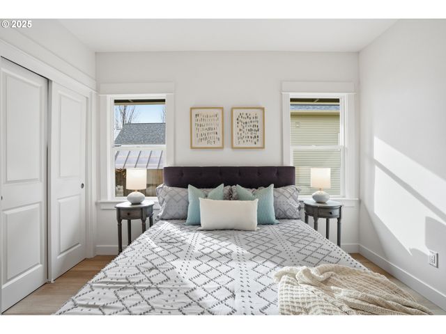 6150 Ne VERA St, Portland, OR 97213