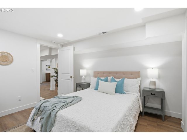 6150 Ne VERA St, Portland, OR 97213