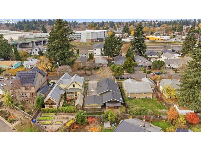 6150 Ne VERA St, Portland, OR 97213