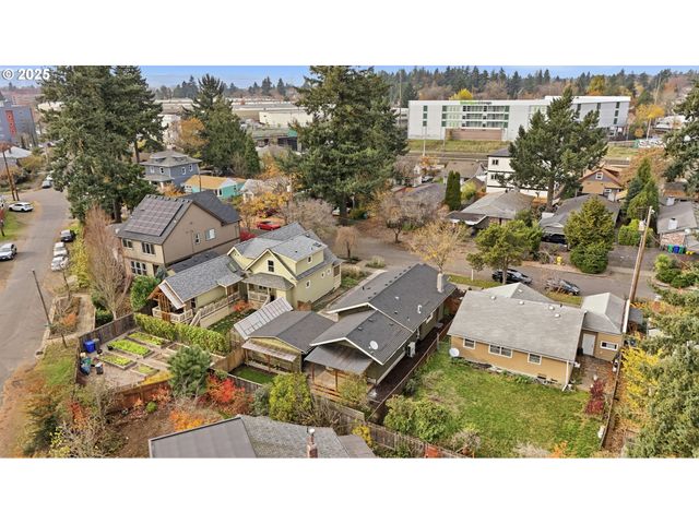 6150 Ne VERA St, Portland, OR 97213