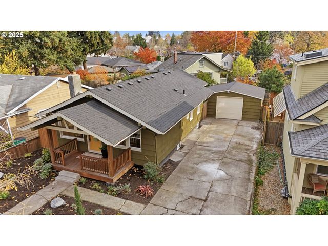 6150 Ne VERA St, Portland, OR 97213