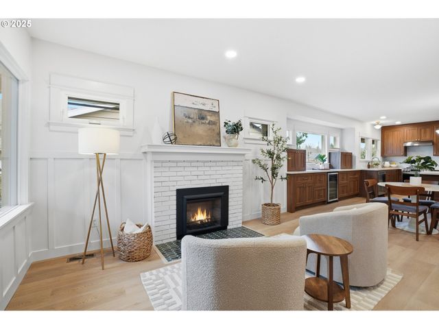 6150 Ne VERA St, Portland, OR 97213