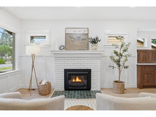 6150 Ne VERA St, Portland, OR 97213