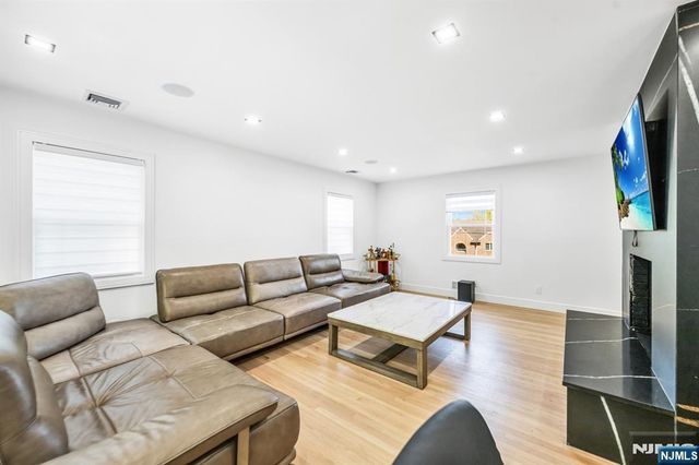207 Degray Street, North Haledon, NJ 07508