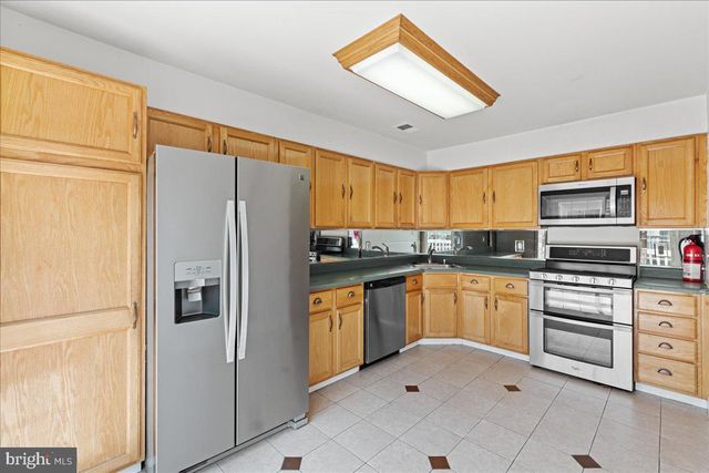 44 TATTERSALL DR, Burlington, NJ 08016