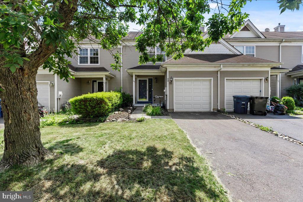 44 TATTERSALL DR, Burlington, NJ 08016