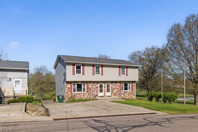 720-722 Newton Street, Barberton, OH 44203