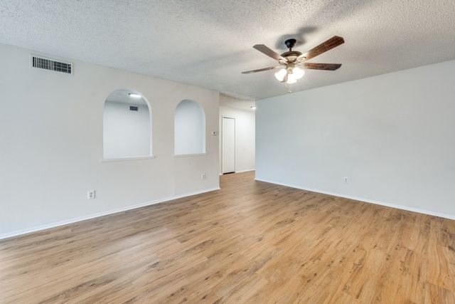 3501 Hickory Hill Drive, Arlington, TX 76014