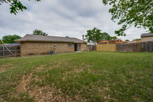 3501 Hickory Hill Drive, Arlington, TX 76014