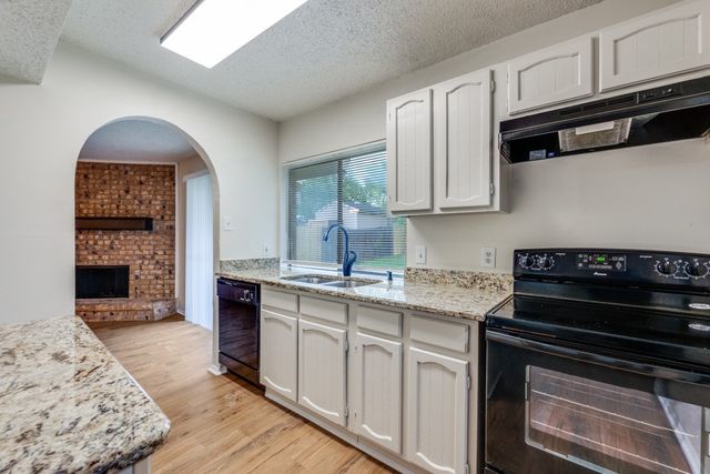 3501 Hickory Hill Drive, Arlington, TX 76014