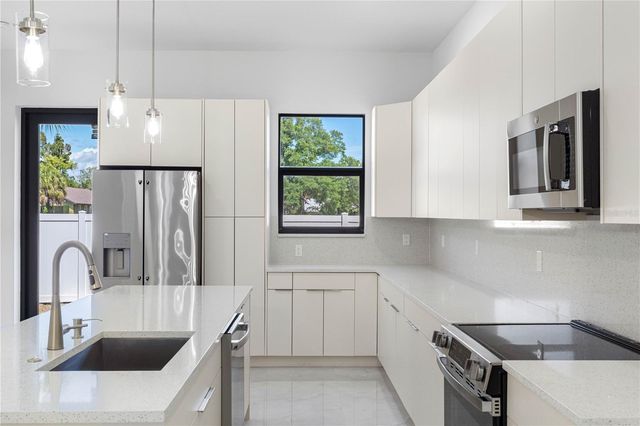 7015 N CENTRAL AVENUE Unit C, Tampa, FL 33604