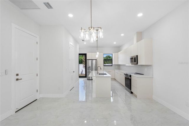 7015 N CENTRAL AVENUE Unit C, Tampa, FL 33604