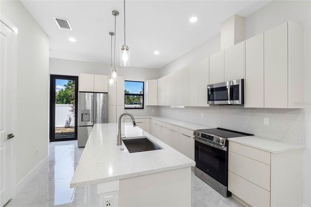 7015 N CENTRAL AVENUE Unit C, Tampa, FL 33604