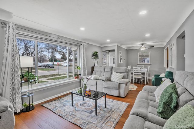 31344 Rosslyn Avenue, Garden City, MI 48135