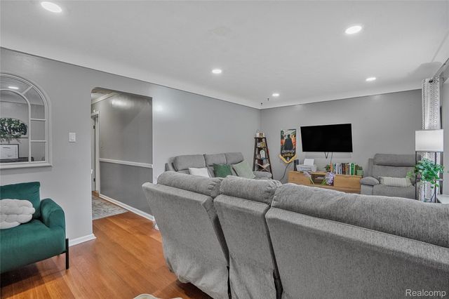 31344 Rosslyn Avenue, Garden City, MI 48135