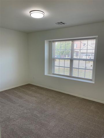 9216 NW 71st Street, Yukon, OK 73099