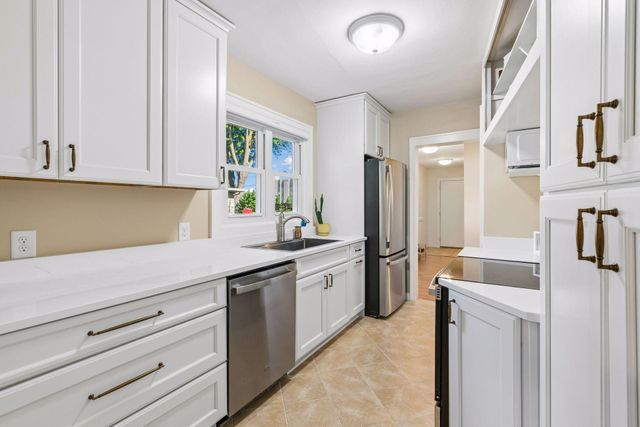 1589 Hollywood Court, Falcon Heights, MN 55108