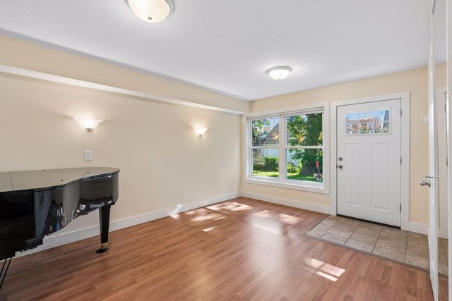 1589 Hollywood Court, Falcon Heights, MN 55108