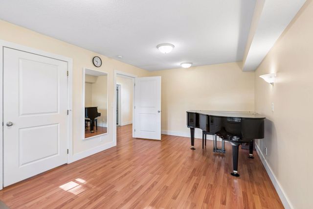 1589 Hollywood Court, Falcon Heights, MN 55108