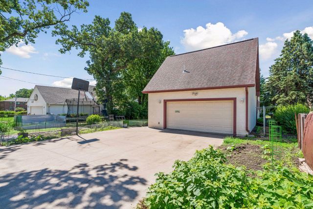 1589 Hollywood Court, Falcon Heights, MN 55108