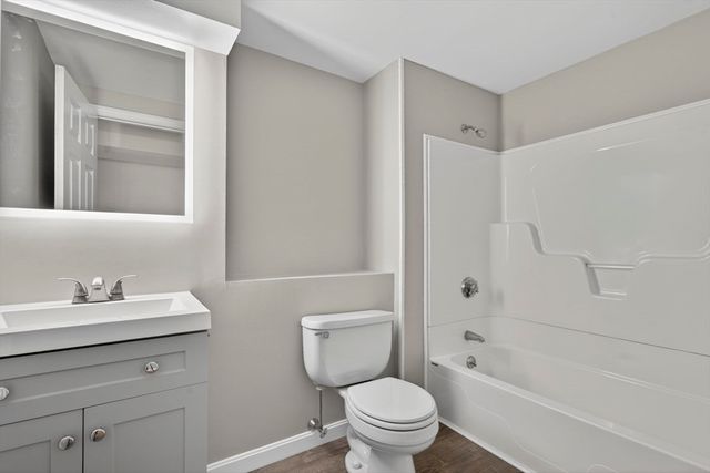 26 Breakwater Dr 26, Chelsea, MA 02150