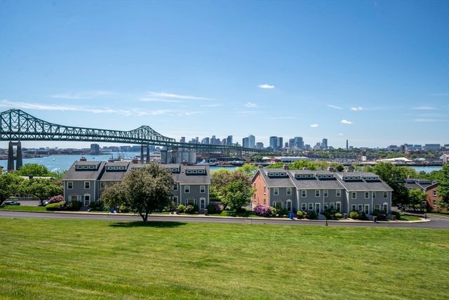 26 Breakwater Dr 26, Chelsea, MA 02150