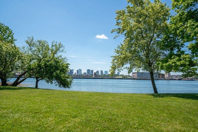 26 Breakwater Dr 26, Chelsea, MA 02150