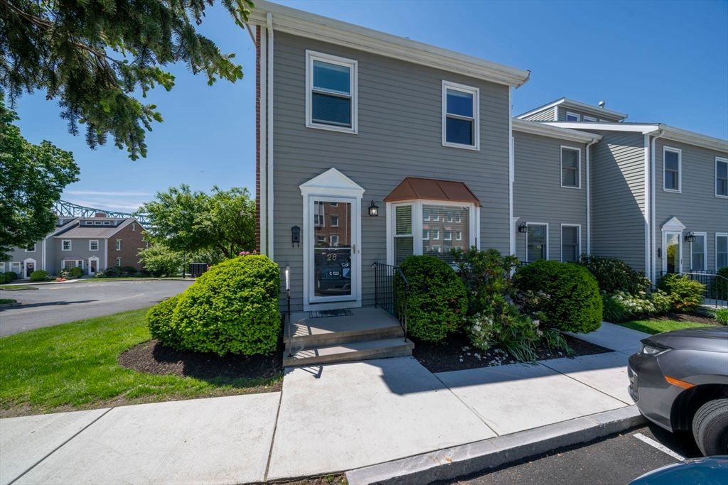 26 Breakwater Dr 26, Chelsea, MA 02150