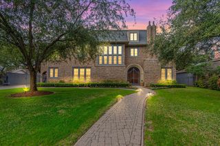 5262 Huckleberry Lane, Houston, TX 77056