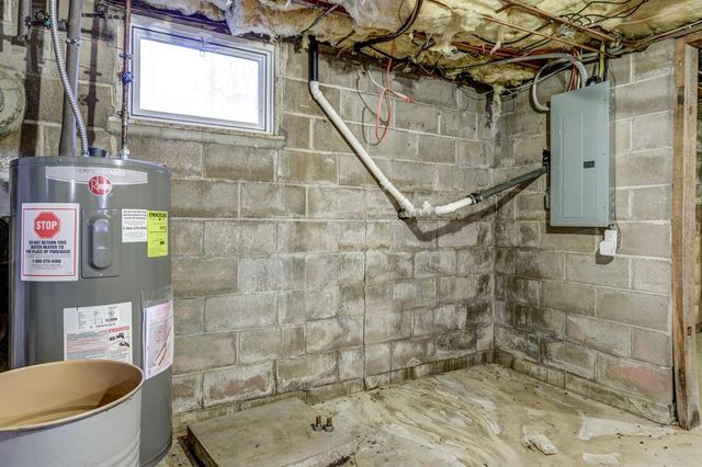1300 Wolf Hollow Road, Imperial, MO 63052