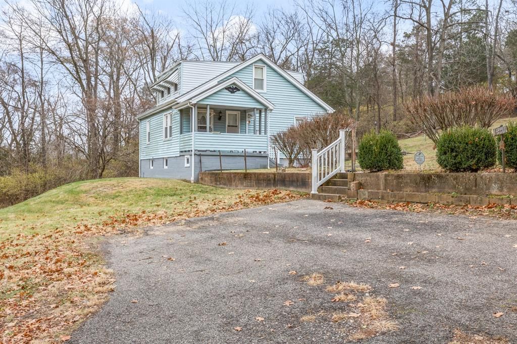 1300 Wolf Hollow Road, Imperial, MO 63052