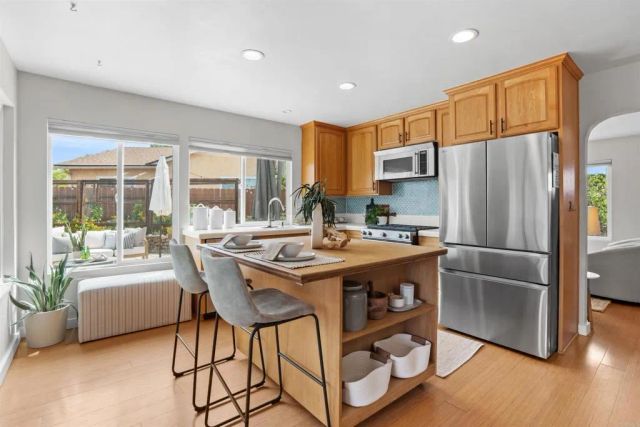 11819 Elkins, San Diego, CA 92126