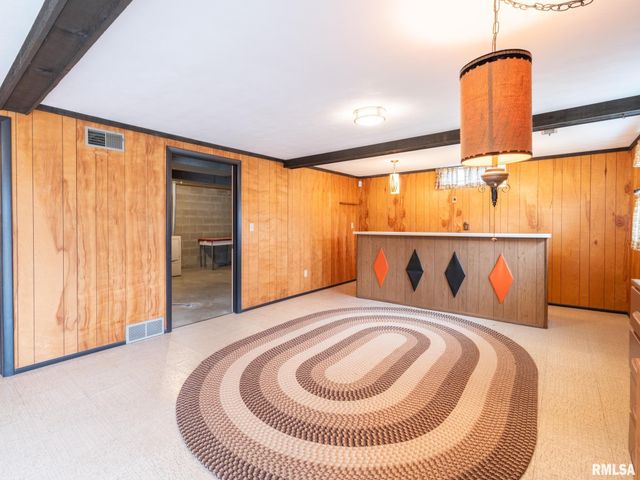 1903 Saint Clair Drive, Pekin, IL 61554