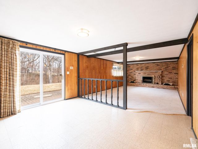 1903 Saint Clair Drive, Pekin, IL 61554