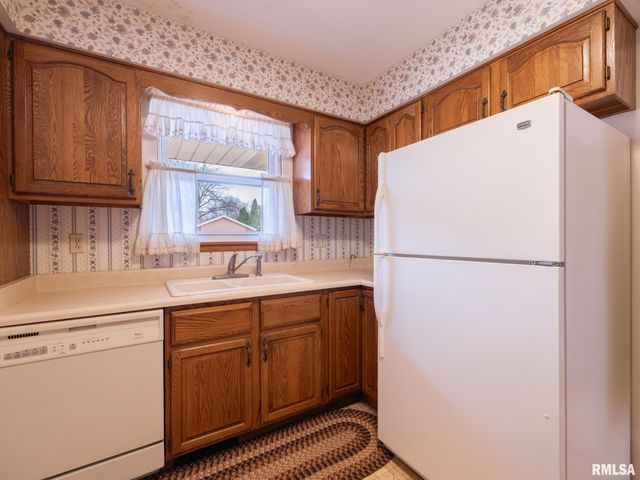 1903 Saint Clair Drive, Pekin, IL 61554