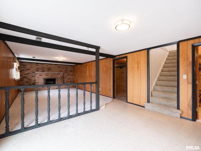 1903 Saint Clair Drive, Pekin, IL 61554