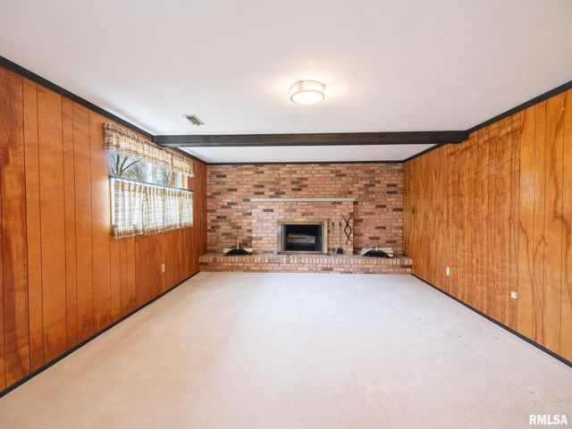 1903 Saint Clair Drive, Pekin, IL 61554