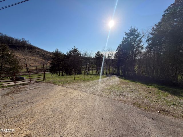 906 Bay Road, New Market, TN 37820