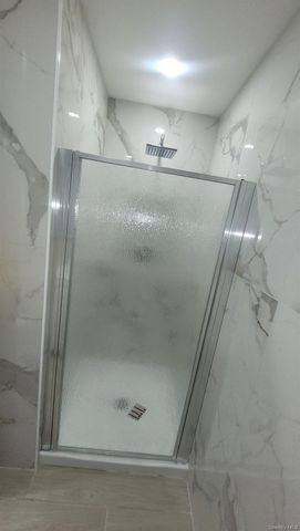 8 Dee Place, Huntington Station, NY 11746