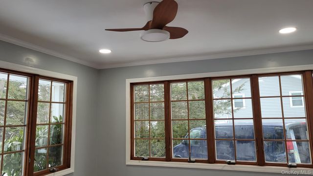 8 Dee Place, Huntington Station, NY 11746