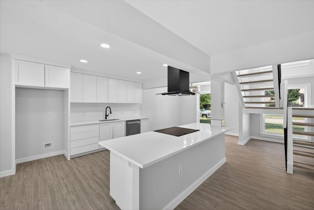 901 Huntington Drive, Lewisville, TX 75067